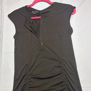 Athleta Women's Tall M Black Sleeveless Athletic Top Zip Neck Media Pocket